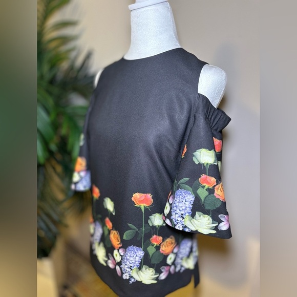 Ted Baker London Amarga Kensington Cold Shoulder Blouse Floral Black EUC 2 Small - Picture 2 of 9